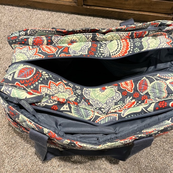 Vera Bradley bag set.  Discontinued Pattern.  5 pieces - Picture 3 of 12